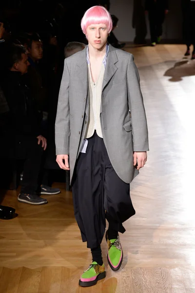 Look 17